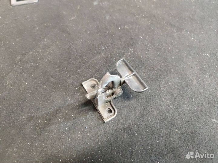 Крюк капота Mercedes-Benz CLS-Класс C219 2005