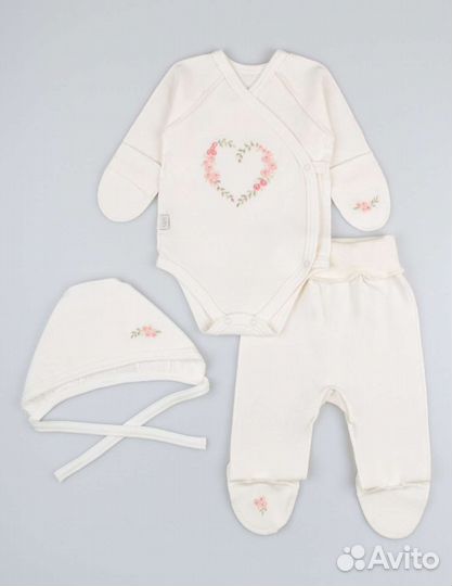 Комплект на выписку для девочки