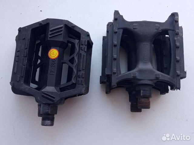 Втулка задняя, спицы, грипсы. педали