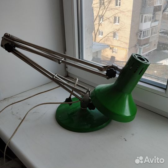Настольная лампа
