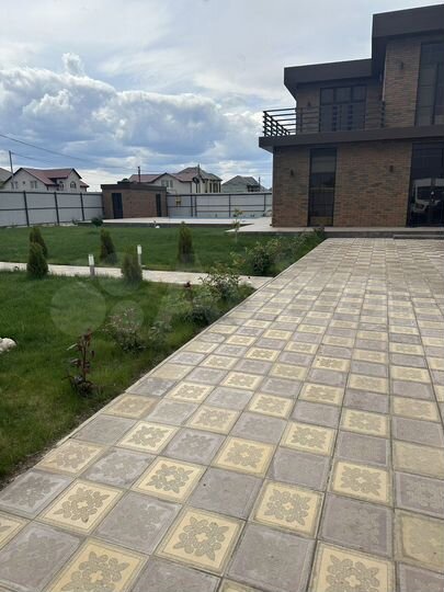 Коттедж 205 м² на участке 9 сот.