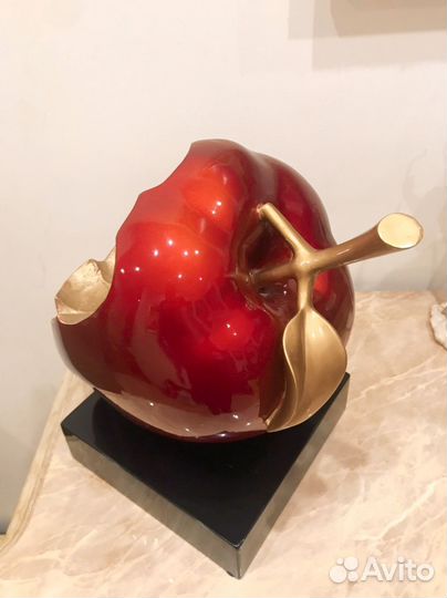 Предмет интерьера Красное яблоко