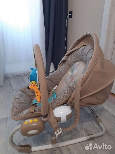 Шезлонг для новорожденных