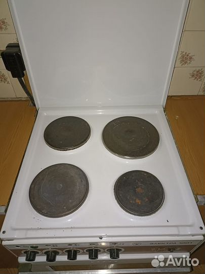 Плита электрическая с духовкой бу