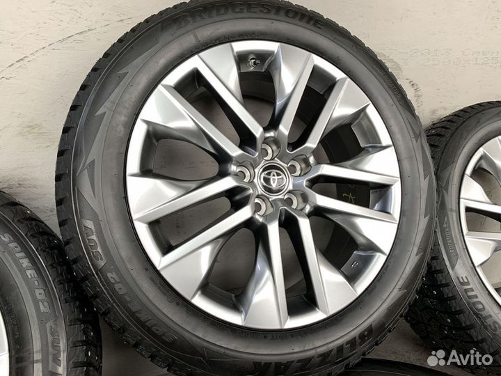 Оригинальные колеса на Toyota RAV4 R19