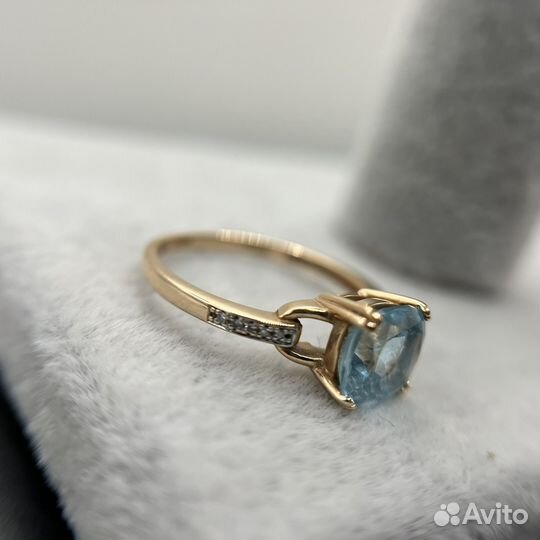 Золотое кольцо 585 с топазом
