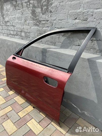 Дверь передняя левая Mitsubishi Carisma 1.6