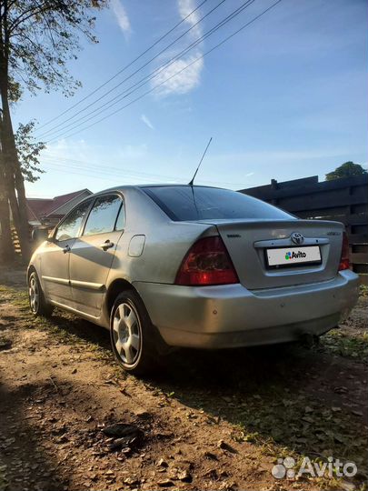 Toyota Corolla, 2004