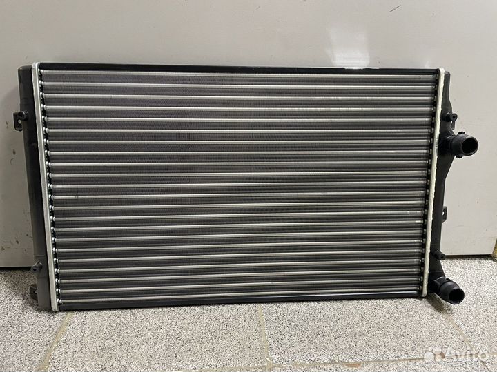 Радиатор охлаждения volkswagen golf5 1114206100