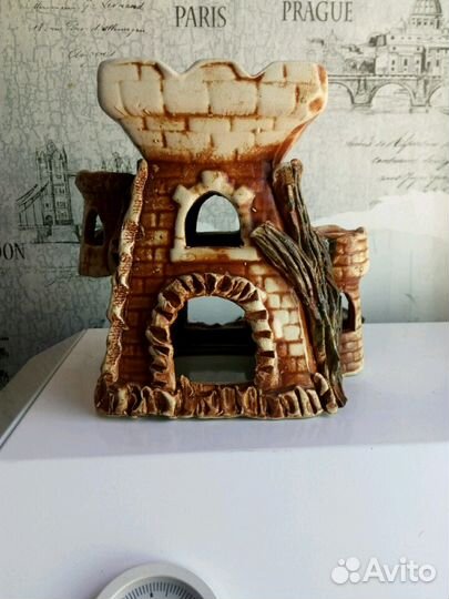 Замок в аквариум