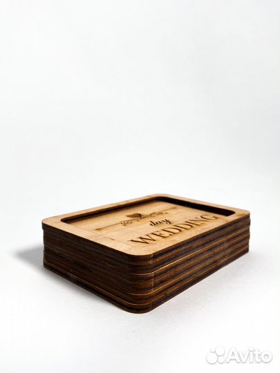 Деревянная подарочная коробка под флешку