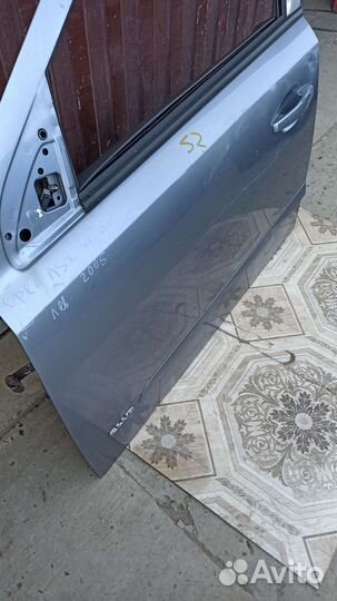 Дверь передняя левая Opel Astra H /04-14г