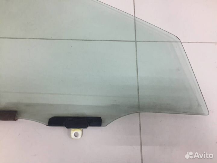 Стекло двери передней правой Toyota Corolla E120 2