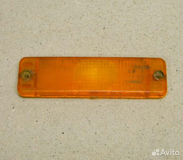 Катафот поворотника переднего VW Golf 2