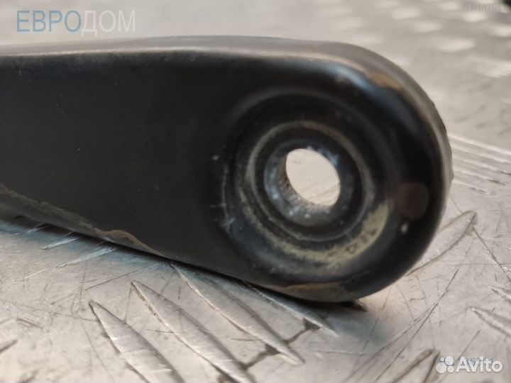 Щеткодержатель правый на BMW G30 s1136371