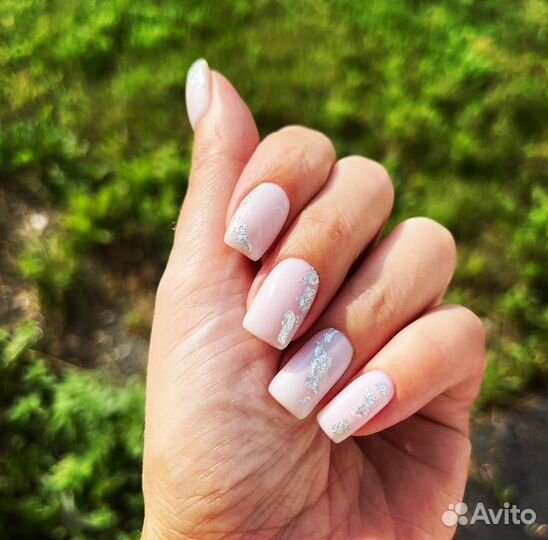 Маникюр и педикюр