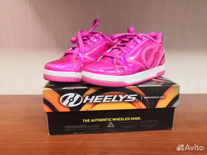 Кроссовки на роликах Heelys