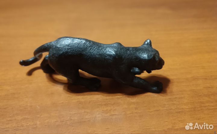 Фигурка пантеры