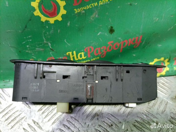 Блок управления стеклоподъемниками передний левый