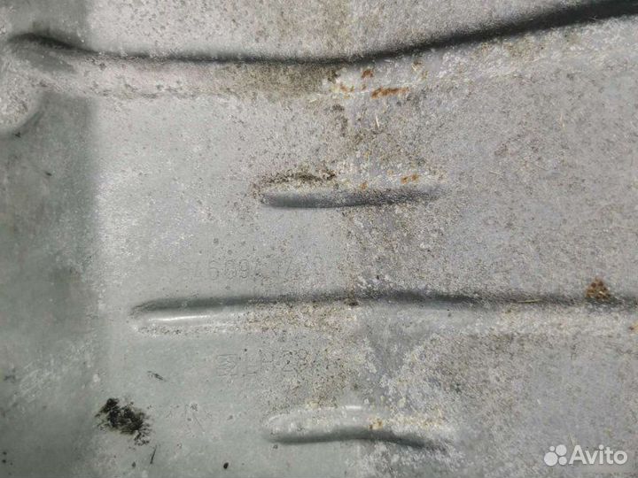 Кронштейн воздушного фильтра Mercedes С W203