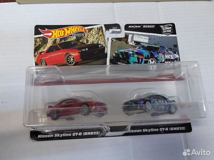 Hot Wheels Nissan Premium 2 pack