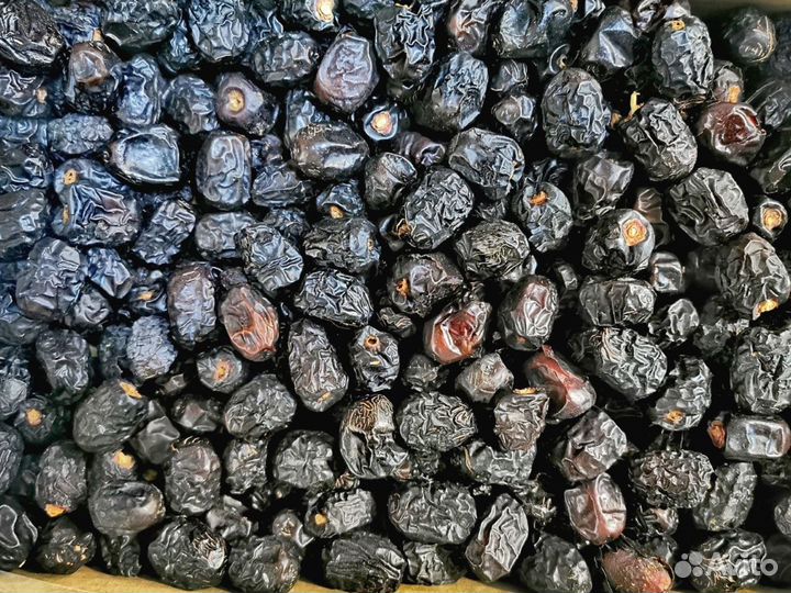 Финики Аджва