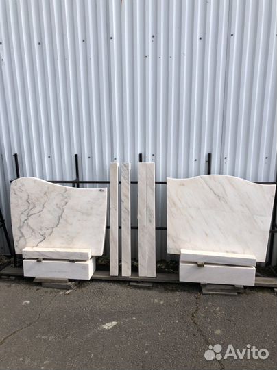 Памятники на могилу из мрамора