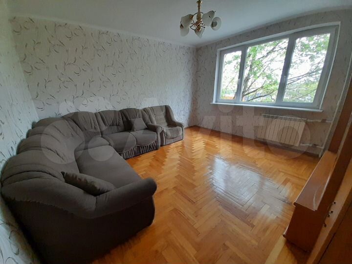 2-к. квартира, 50 м², 4/9 эт.