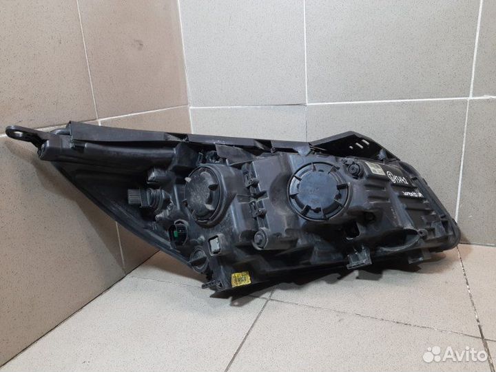 Фара левая Kia Sorento UM