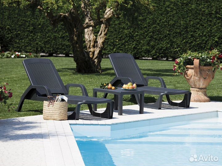 Шезлонги пляжные