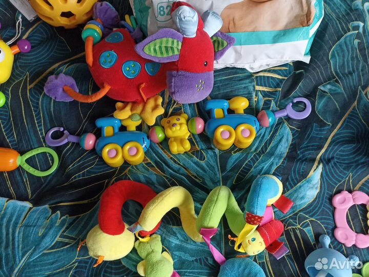 Игрушки для малышей пакетом