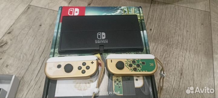 Игровая консоль Nintendo Switch oled глобальная ве