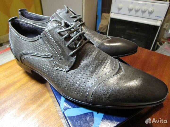 Новые нарядные ботинки