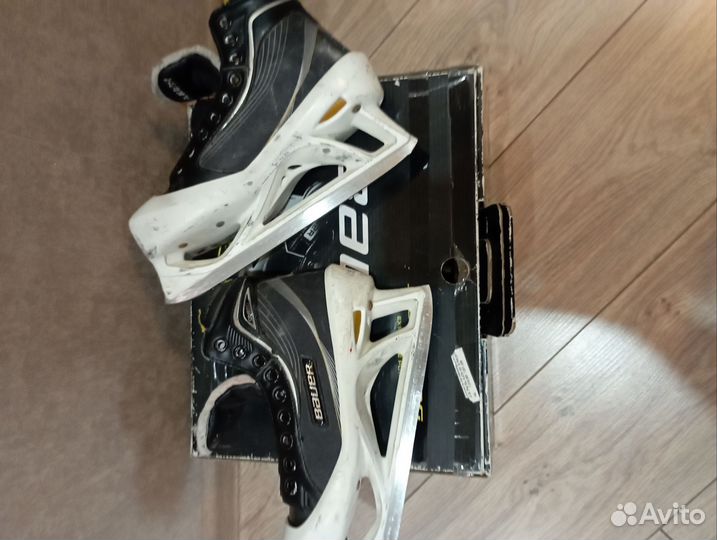 Вратарские коньки bauer