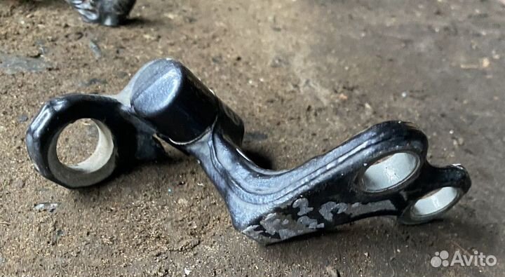 Петля двери задняя левая верхняя Ford Focus 2 2005