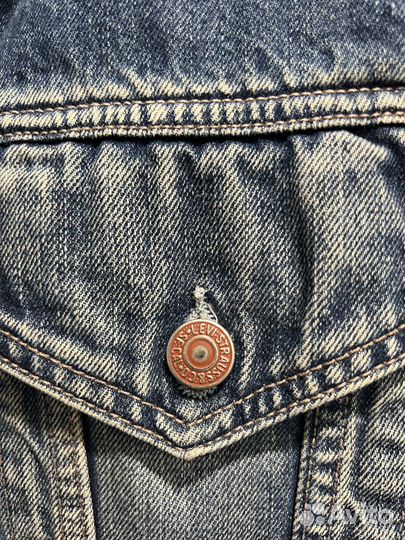 Джинсовая куртка levis