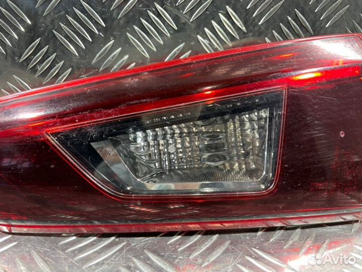 Фонарь багажника правый Mazda 3 BM