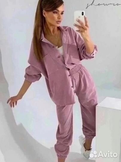 Костюм женский новый. 52р