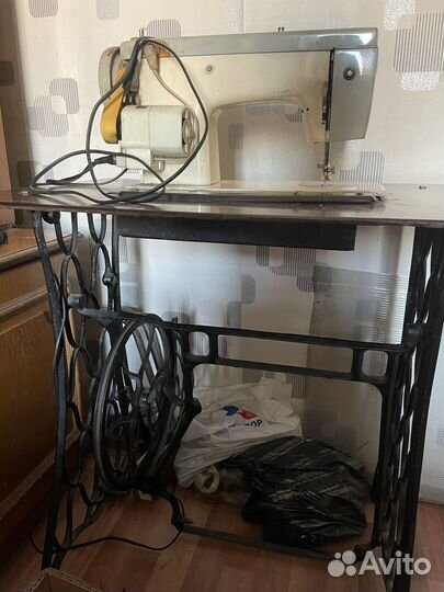 Швейная машина Подольск 142