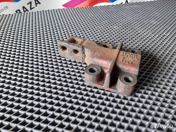 Кронштейн двигателя задний правый Iveco EuroTech