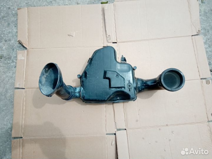 Резонатор впуска воздуха Peugeot 206