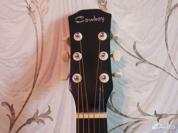 Гитара акустическая