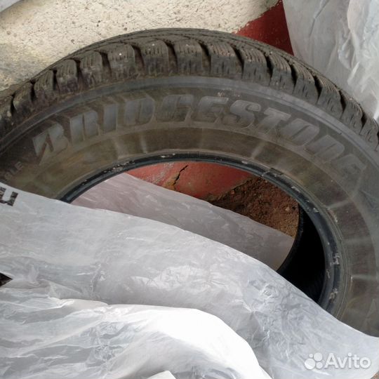 Bridgestone Ice Cruiser 7000 225/65 R17 106T