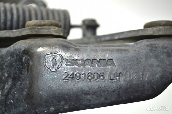 Петля решетки радиатора, левая scania R-Series (01.16)