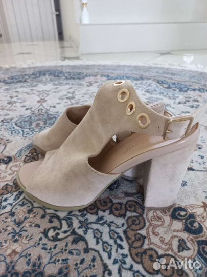 Босоножки женские