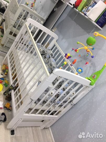 Детская кровать с продольным маятником