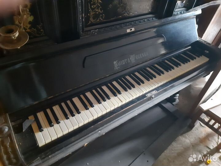 Старинное немецкое пианино (без подсвечников)