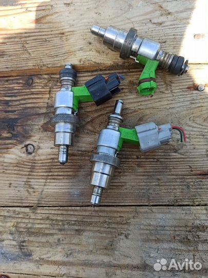 Форсунка тойота toyota avensis 1az-fse 2azfse