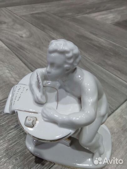 Статуэтка фарфор лфз юный Пушкин