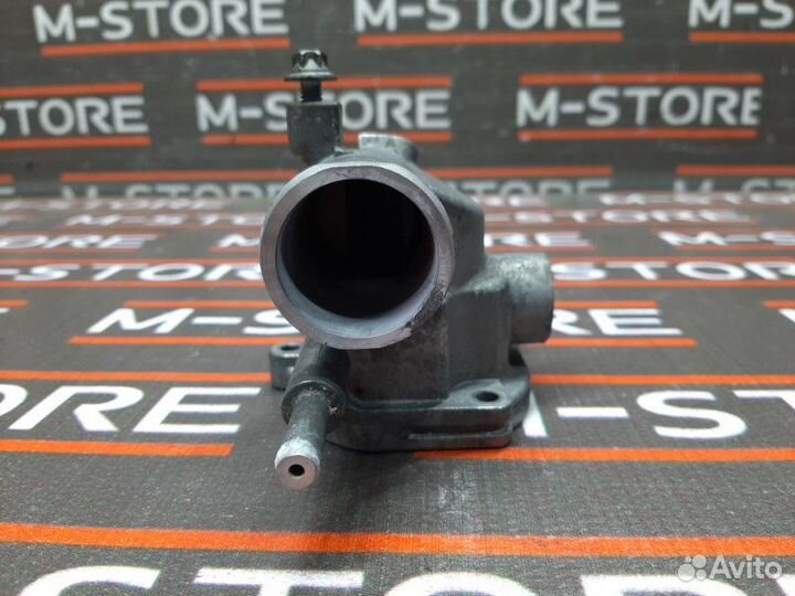 Корпус термостата Mercedes-Benz Vito W638